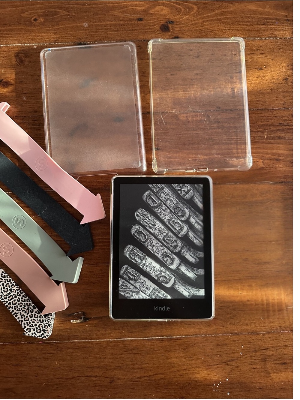 Kindle 11th Gen Paperwhite bundle